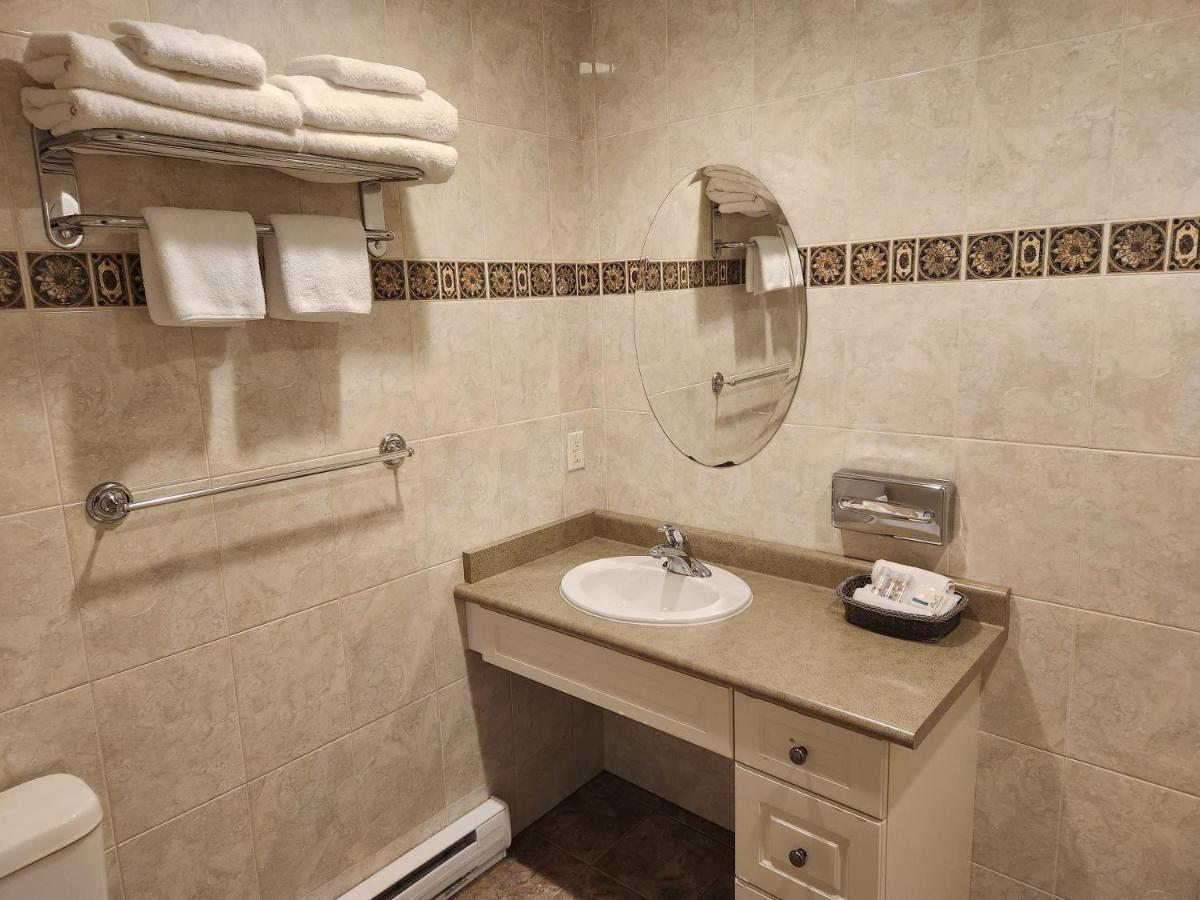 Sunshine Coast Resort Madeira Park Εξωτερικό φωτογραφία